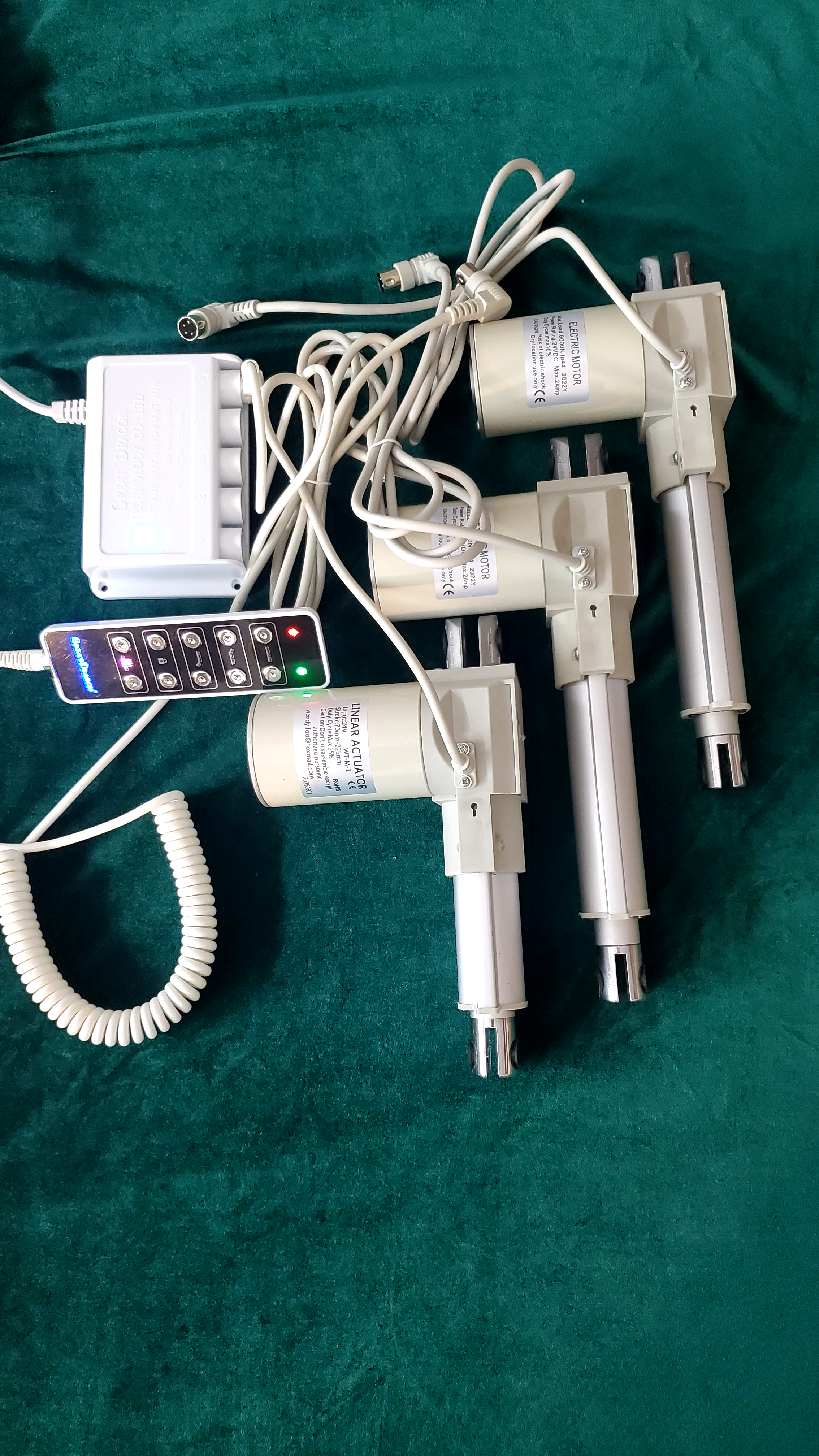 电动床带程式控制器